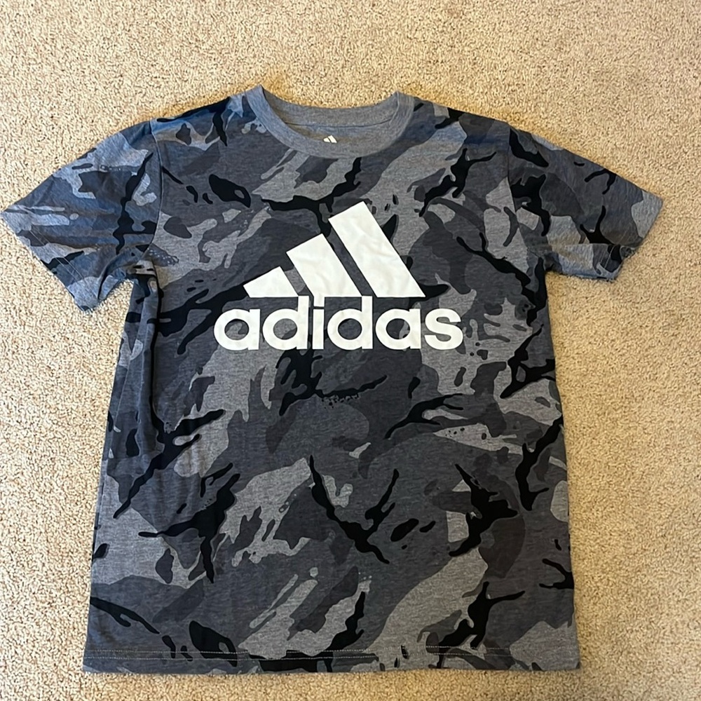 Adidas Bits Camo T-Shirt: excellent condition. Size 10/12